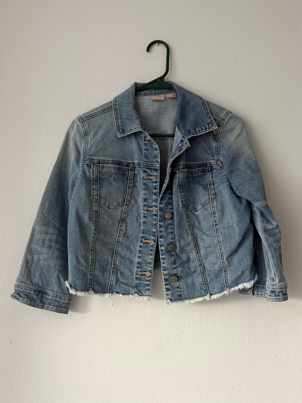 Classic Croped Light Blue Denim Jacket with Frayed Hem